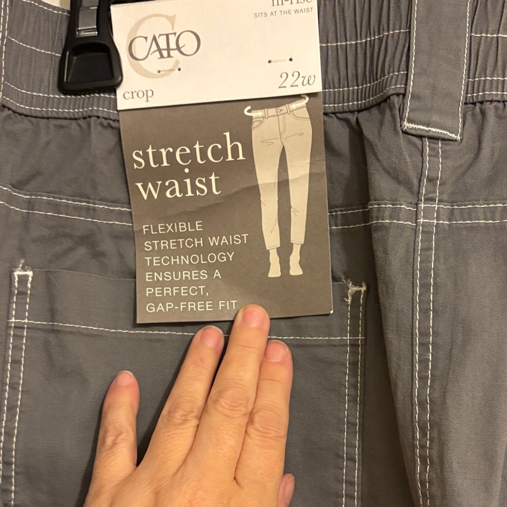 NWT-Gray Cargo Capri Pants - Picture 7 of 9